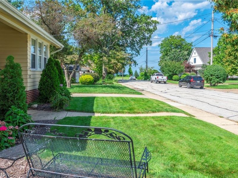 302-304 Ruth Street, Bay Village, OH 44140 Photo 3