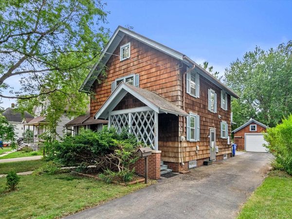 1729 N ONEIDA STREET, Appleton, WI 54911