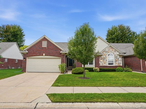52689 Wildwood Drive, Macomb, MI 48042