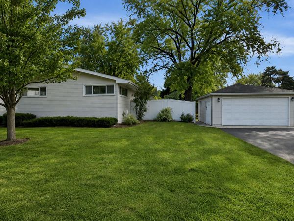79 S Heather Drive , Crystal Lake, IL 60014
