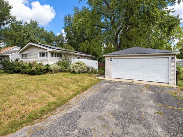 79 S Heather Drive, Crystal Lake, IL 60014