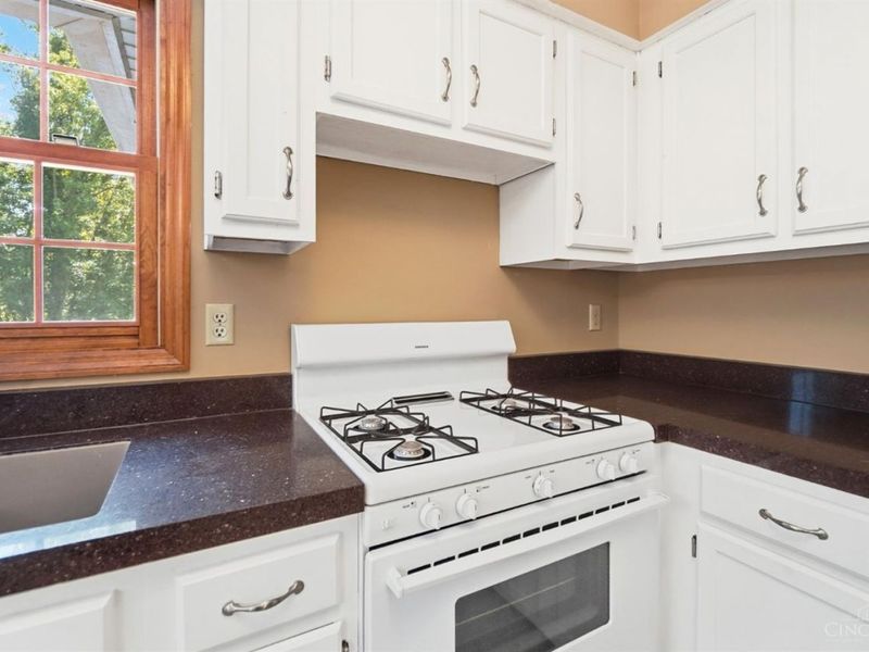 7795 Mitchell Park Drive, Miami Township, OH 45002 Photo 20