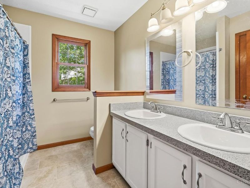 7795 Mitchell Park Drive, Miami Township, OH 45002 Photo 31