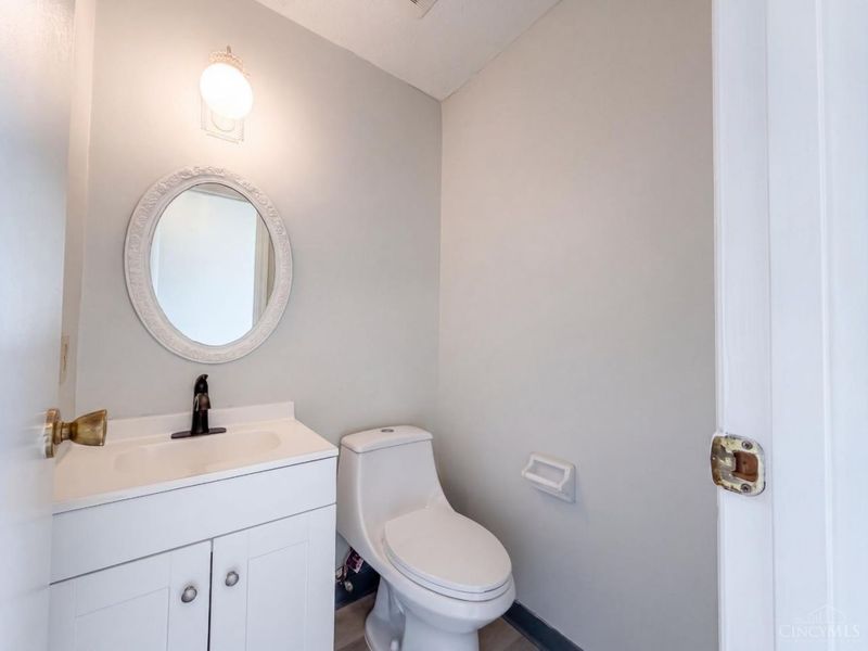 7636 Montgomery Road, Unit C, Cincinnati, OH 45236 Photo 15