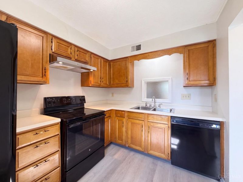 7636 Montgomery Road, Unit C, Cincinnati, OH 45236 Photo 7