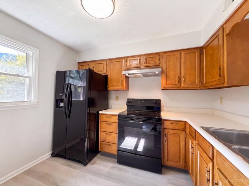 7636 Montgomery Road, Unit C, Cincinnati, OH 45236 Photo 8