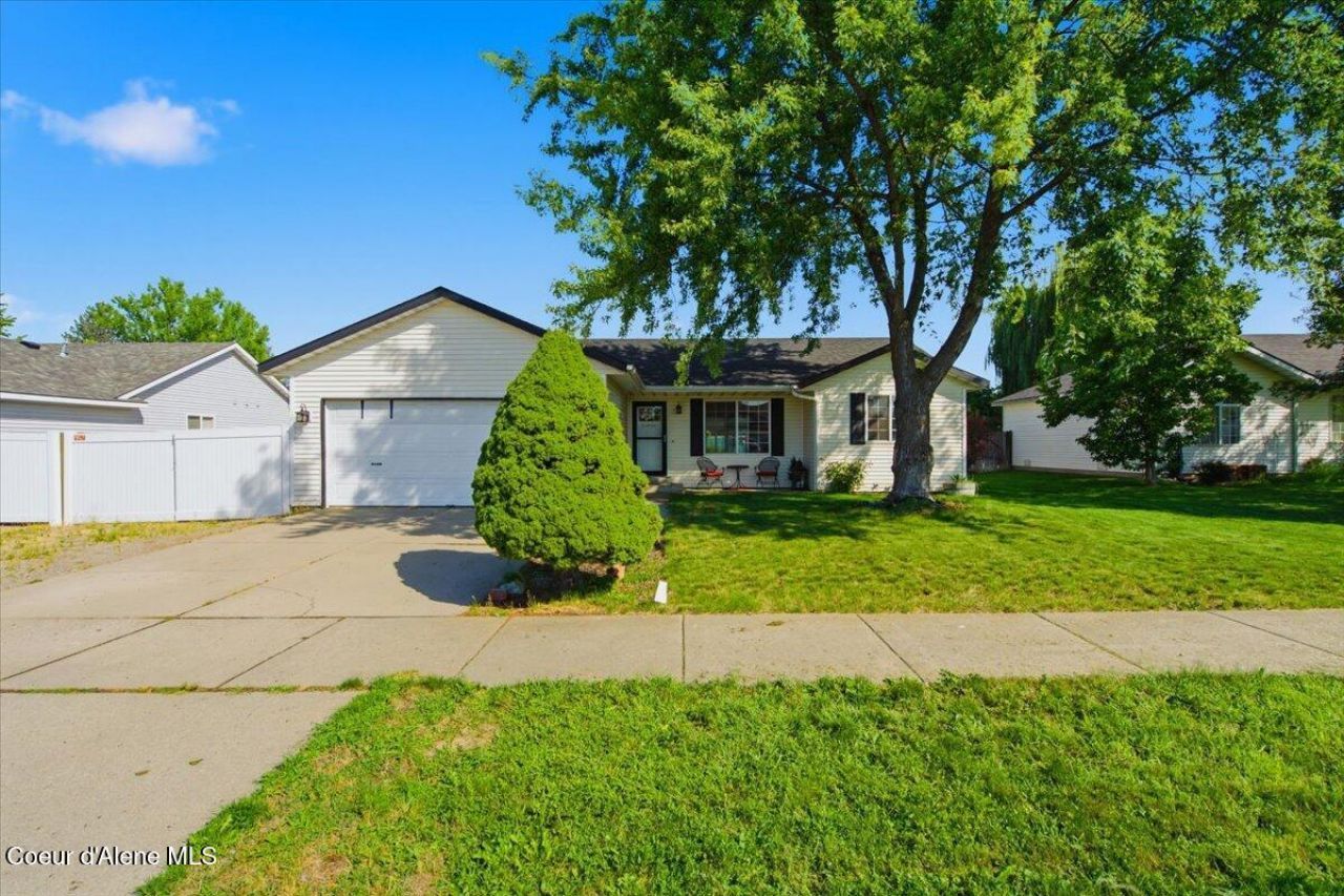 1371 W Heron Ave, Hayden, ID 83835 Main Photo