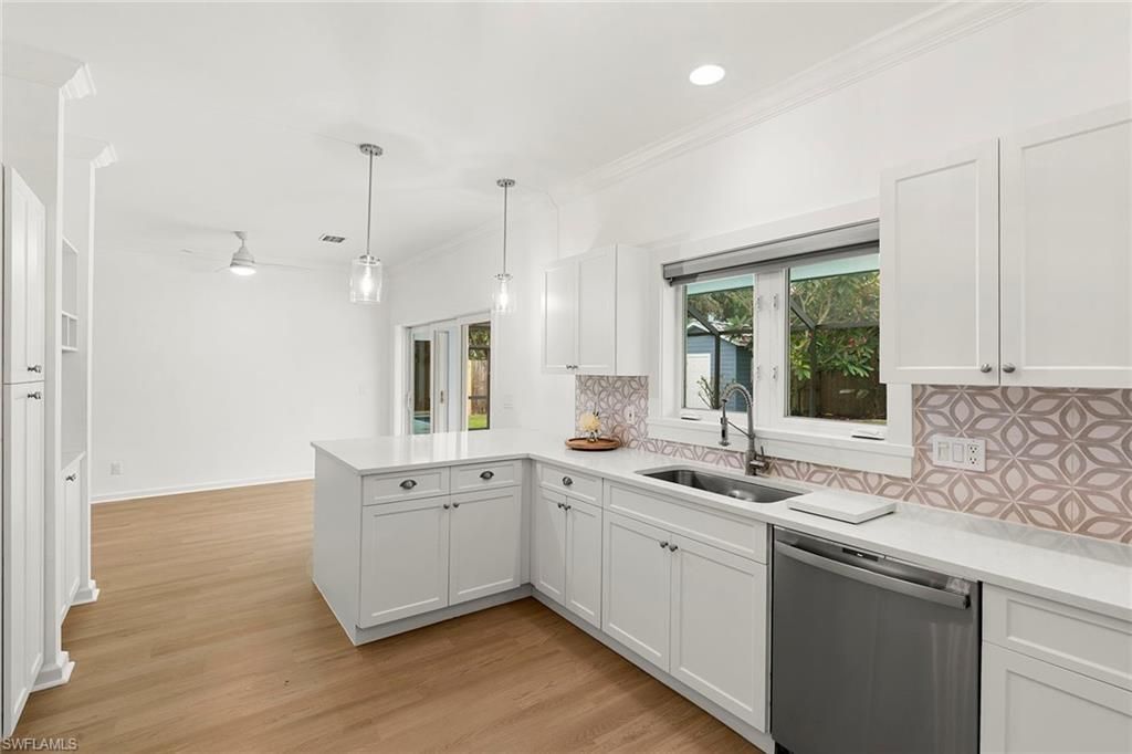 1128 Hilltop Dr, Naples, FL 34103 Photo