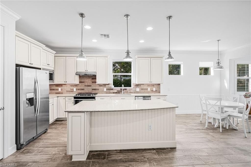 10647 Tiki Ct, Estero, FL 33928 Photo