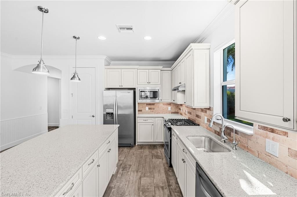 10647 Tiki Ct, Estero, FL 33928 Photo