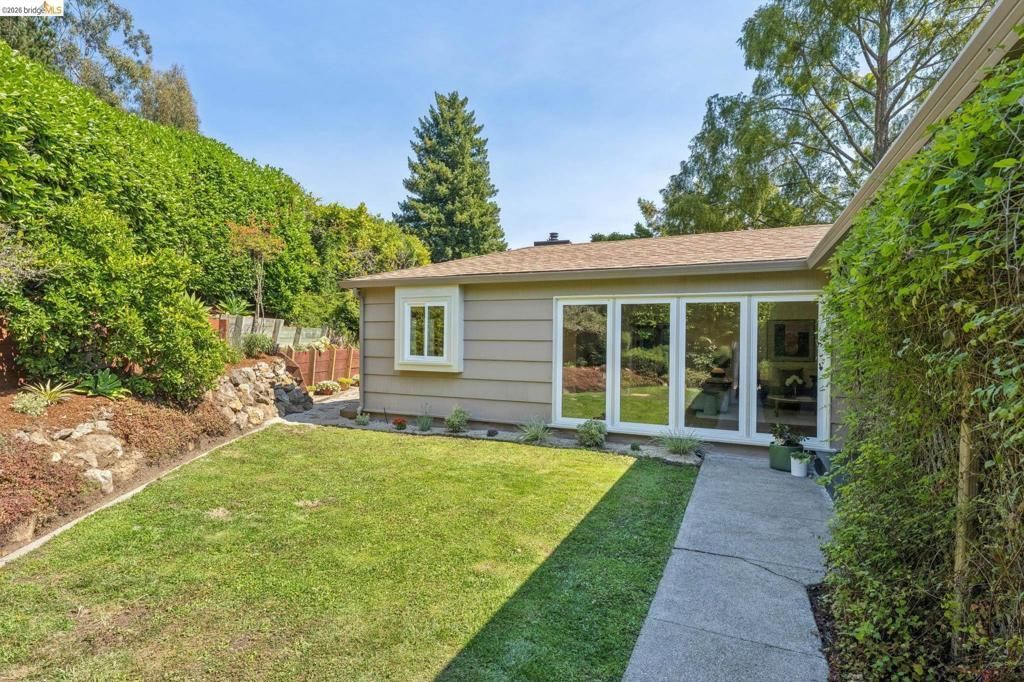 66 Arlington Court, Kensington, CA 94707 Main Photo