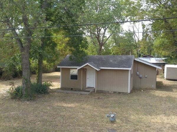 914 S D Street , Rogers, AR 72756