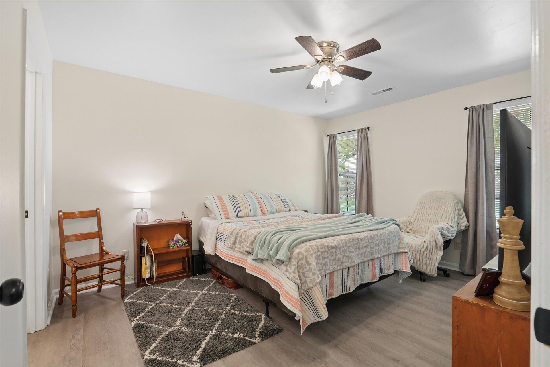 406 Miami Street Photo 14