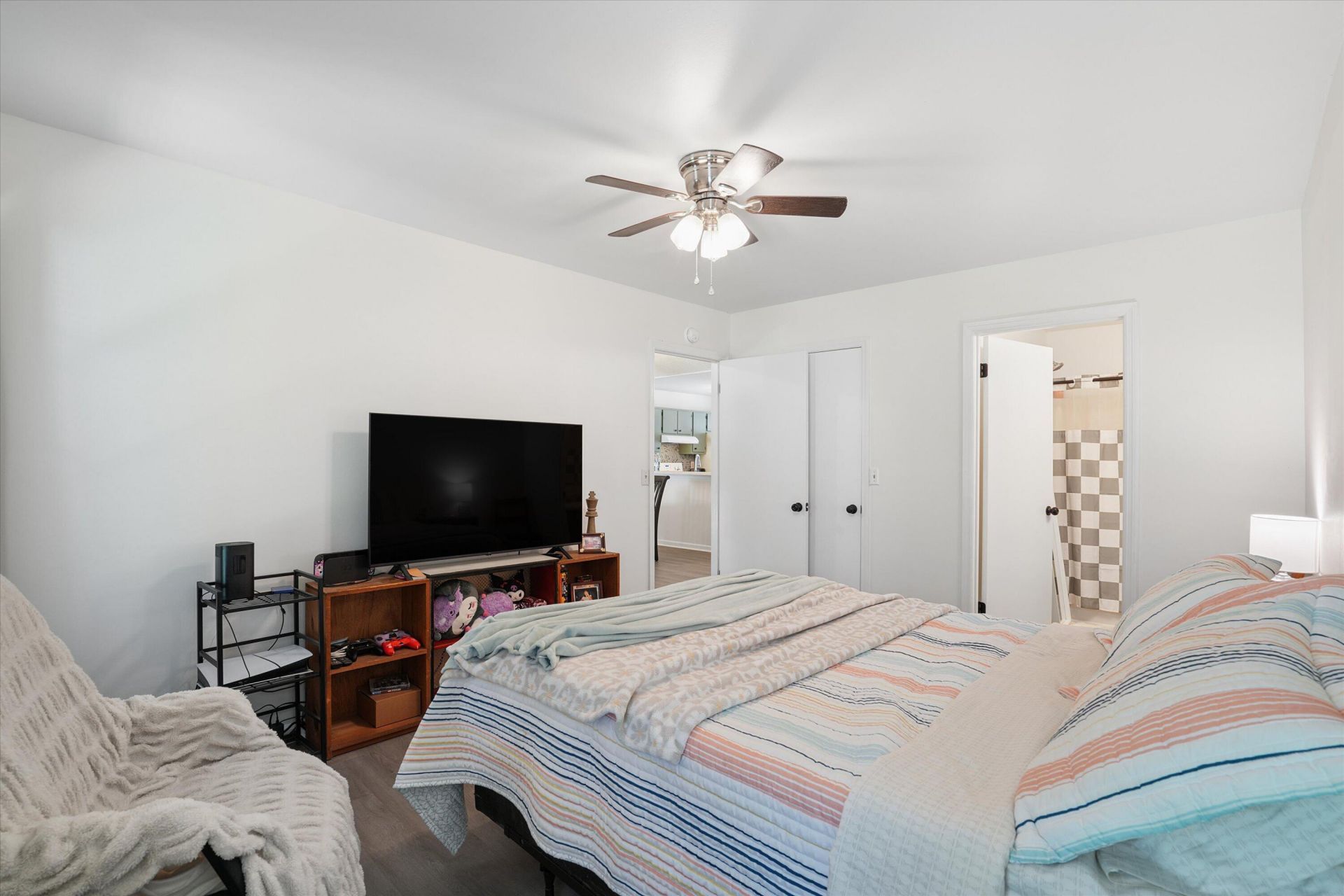 406 Miami Street Photo 16