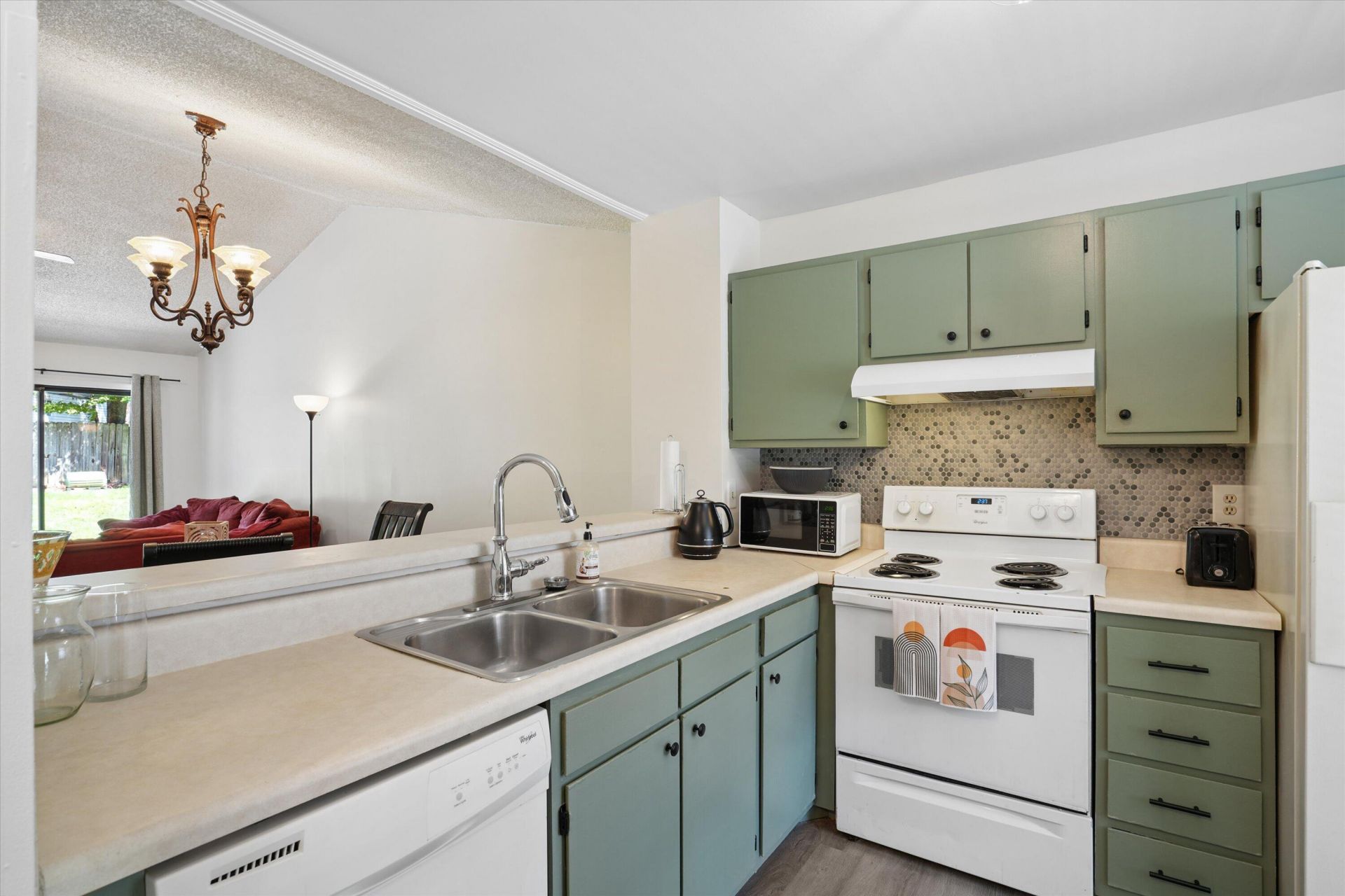 406 Miami Street Photo 4