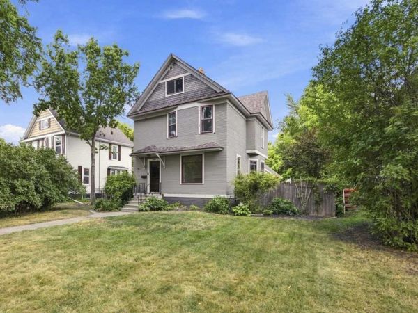 819 8th Avenue N, Fargo, ND 58102