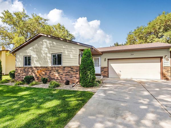 1211 Cypress Road , Saint Cloud, MN 56303