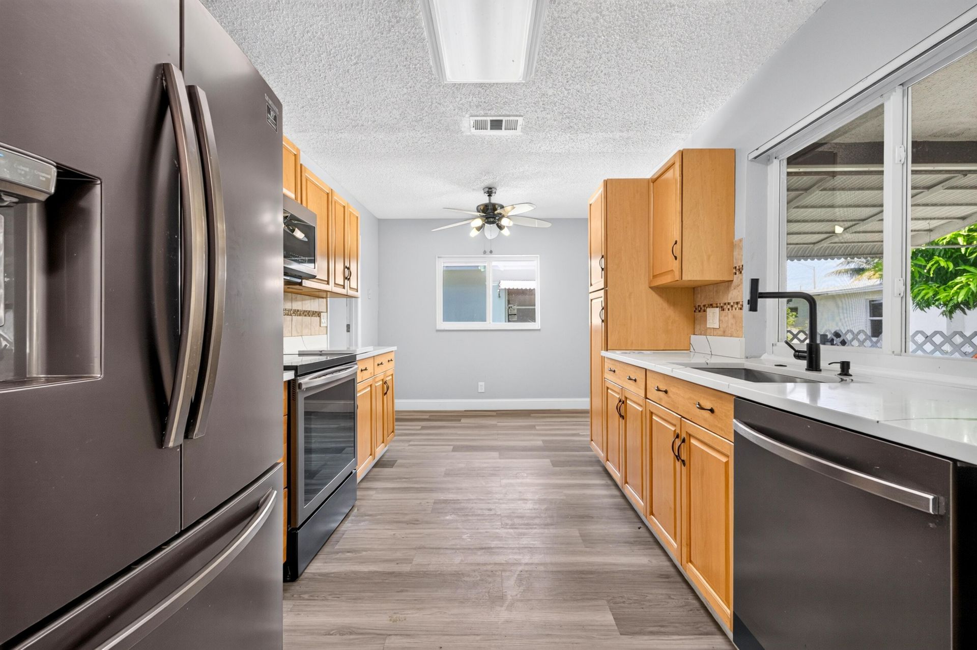 1150 NW 72nd Terrace, Margate, FL 33063 Photo