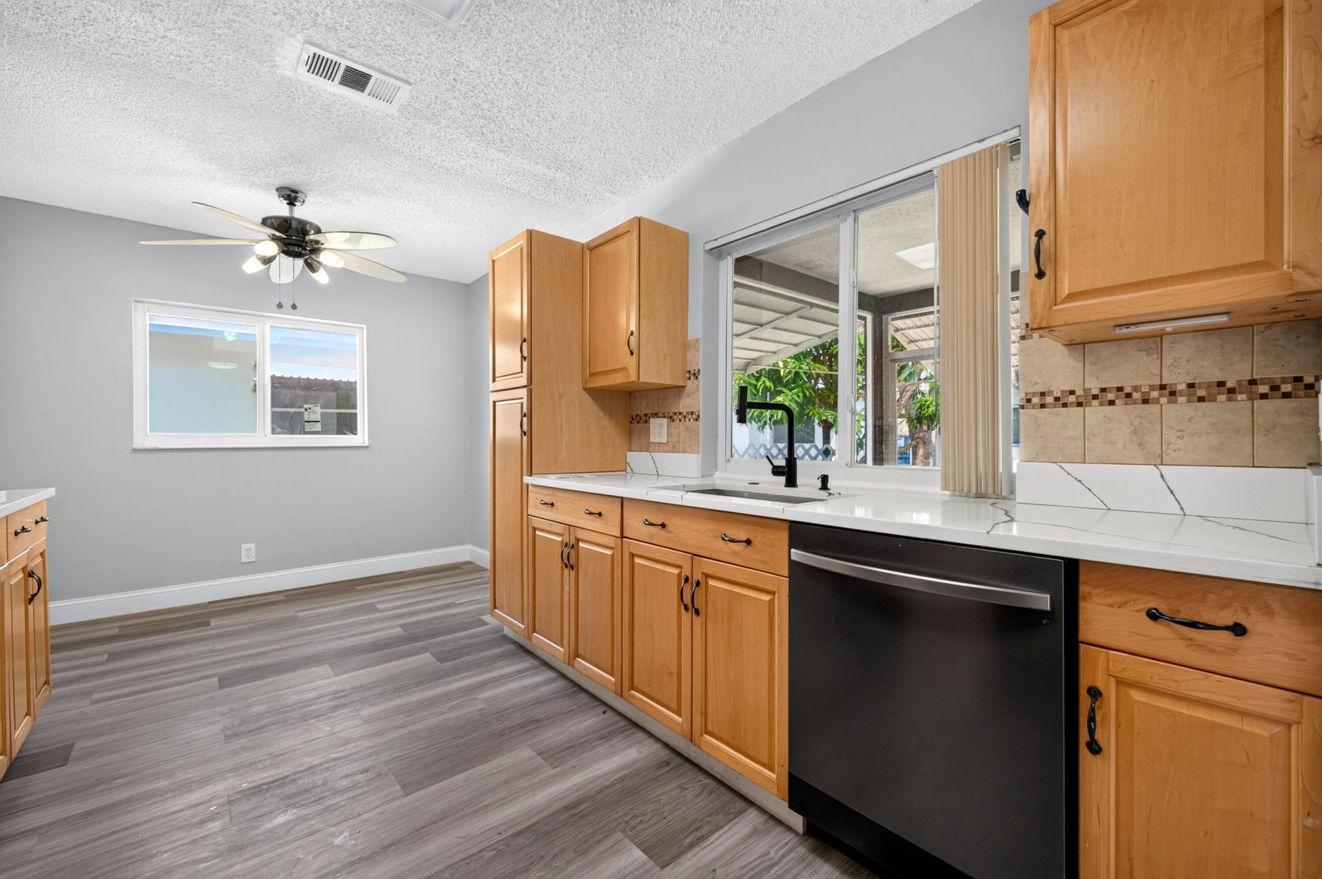 1150 NW 72nd Terrace, Margate, FL 33063 Photo