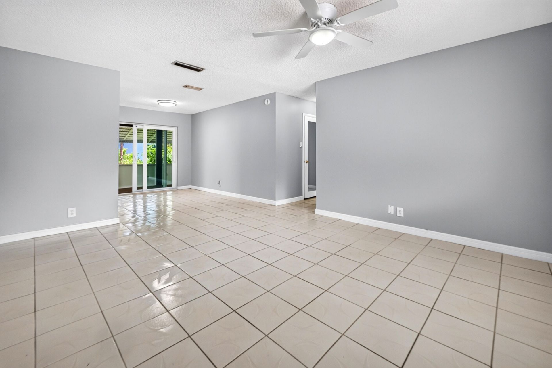 1150 NW 72nd Terrace, Margate, FL 33063 Photo