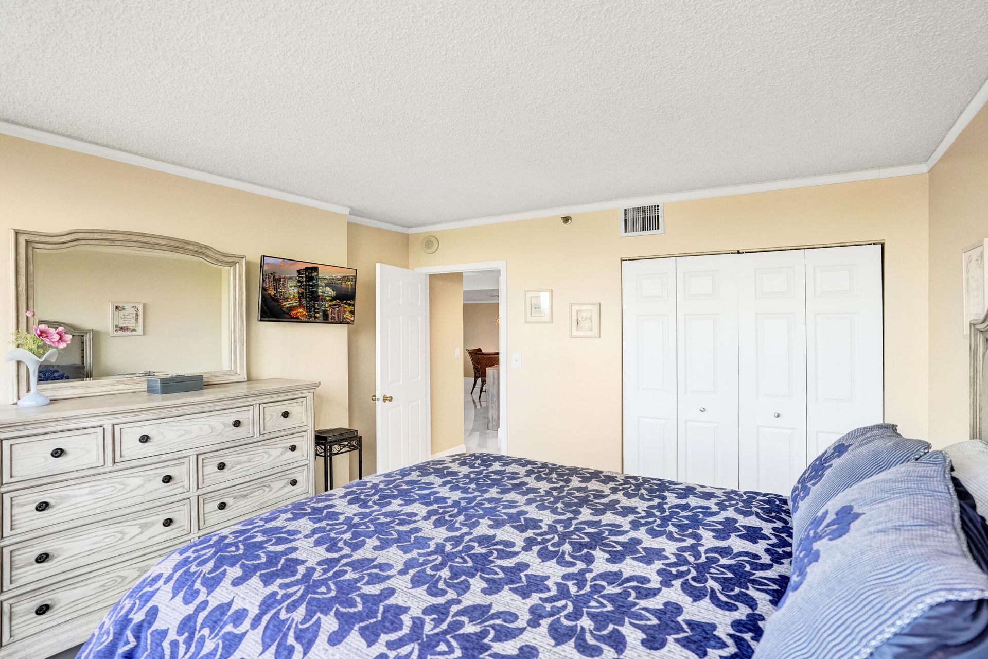 5951 Wellesley Park Drive, Unit 405, Boca Raton, FL 33433 Photo