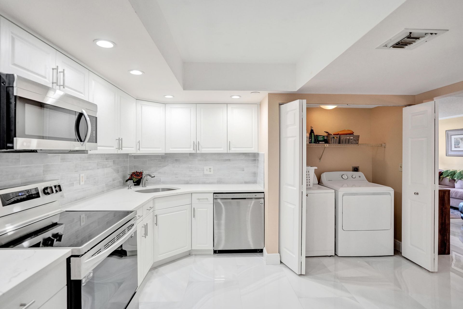 5951 Wellesley Park Drive, Unit 405, Boca Raton, FL 33433 Photo