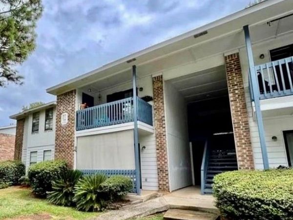 6040 Grelot Road, Unit 110, Mobile, AL 36609