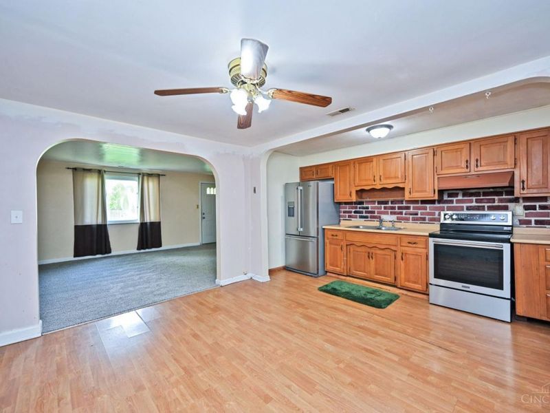 884 Stanlyn Drive, Union Township, OH 45245 Photo 12