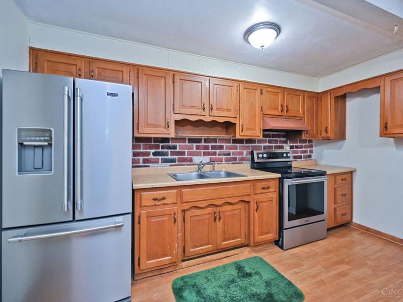 884 Stanlyn Drive, Union Township, OH 45245 Photo 14