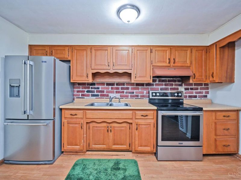 884 Stanlyn Drive, Union Township, OH 45245 Photo 15
