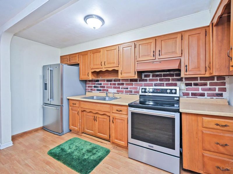 884 Stanlyn Drive, Union Township, OH 45245 Photo 16