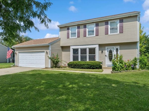 2204 Kensington Drive , Schaumburg, IL 60194