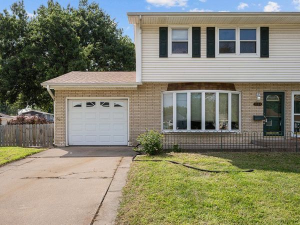 1131 48th Street , Unit 16, Moline, IL 61265