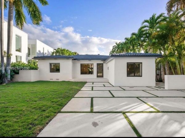 900 W 47th Ct , Miami Beach, FL 33140
