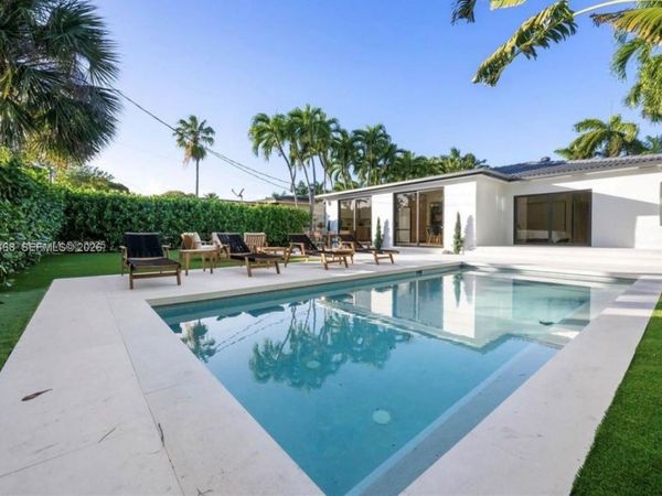 900 W 47th Ct , Miami Beach, FL 33140