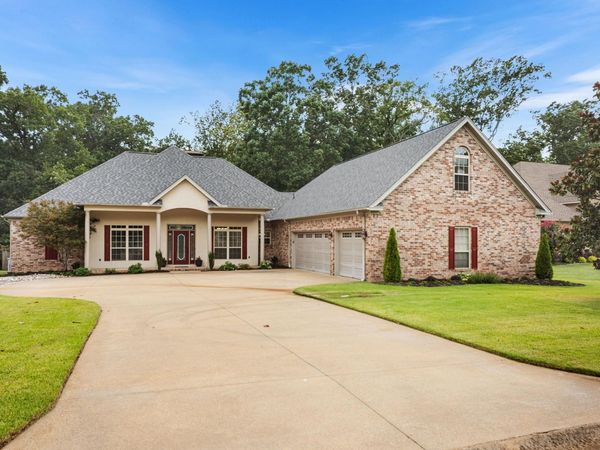 212 Seminole Ln Lane, Maumelle, AR 72113