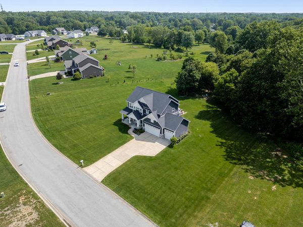 875 Farmview Drive , Valparaiso, IN 46383
