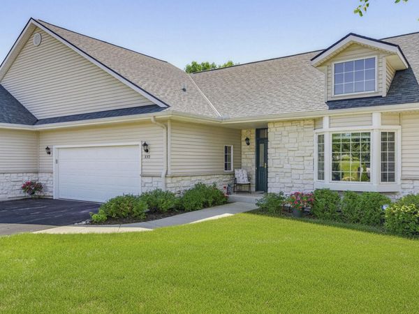 273 Cardinal Ln, Hartland, WI 53029