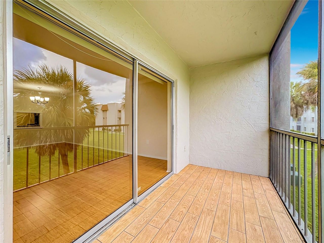 1520 Glen Oaks Drive E, Unit 248, Sarasota, FL 34232 Photo