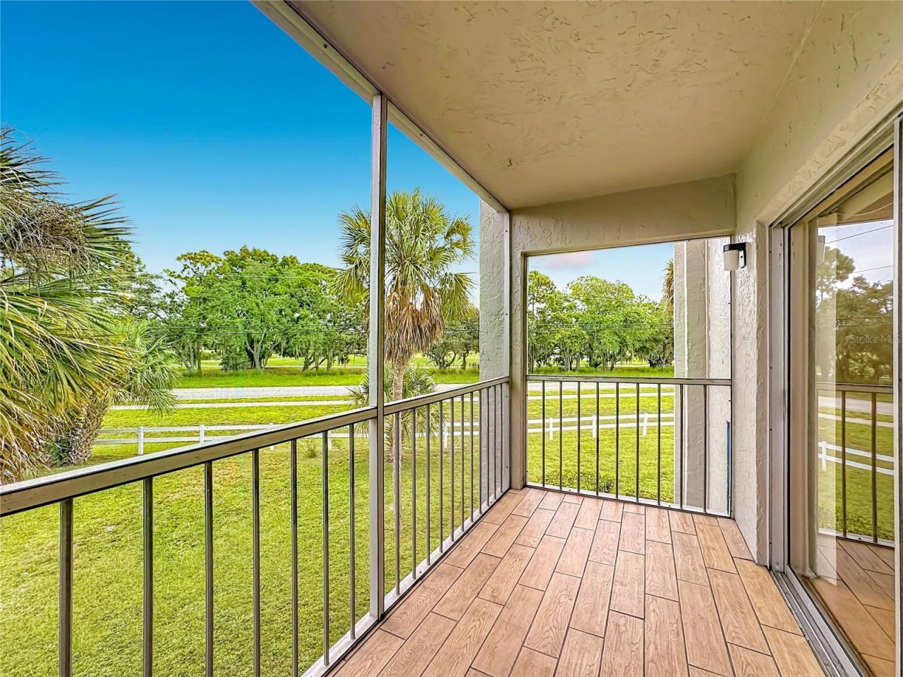 1520 Glen Oaks Drive E, Unit 248, Sarasota, FL 34232 Photo