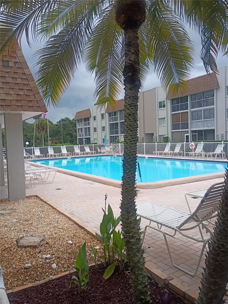 1520 Glen Oaks Drive E, Unit 248, Sarasota, FL 34232 Photo