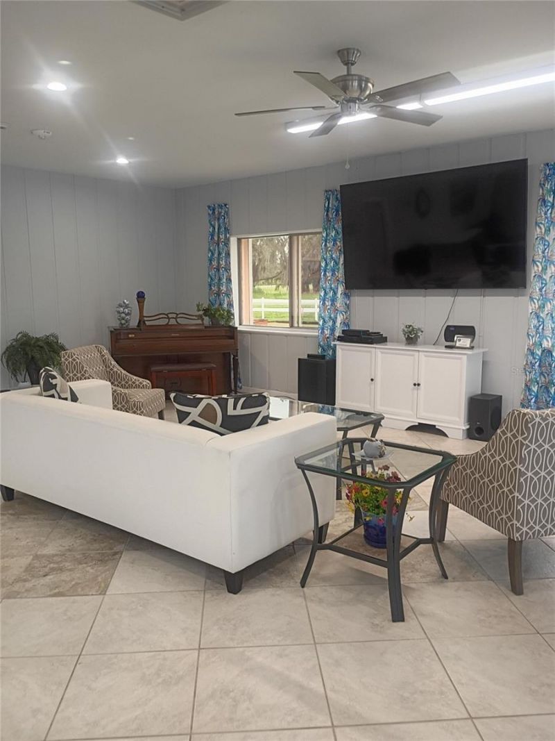 1520 Glen Oaks Drive E, Unit 248, Sarasota, FL 34232 Photo
