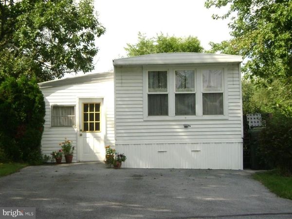 512 LIBERTY DRIVE , MOUNT WOLF, PA 17347