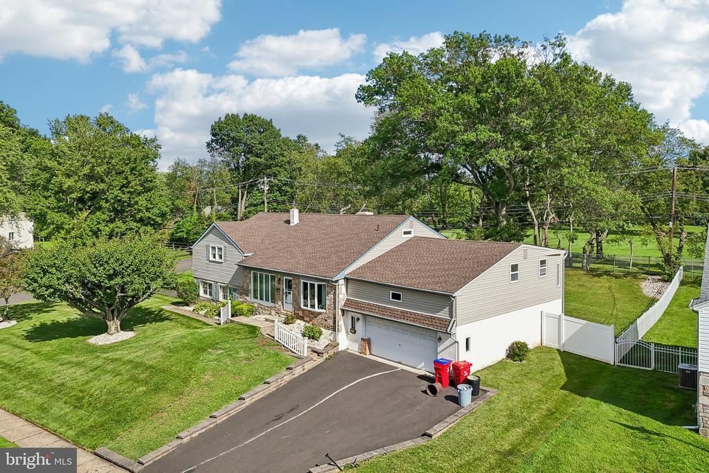 865 WORTHINGTON DRIVE, WARMINSTER, PA 18974