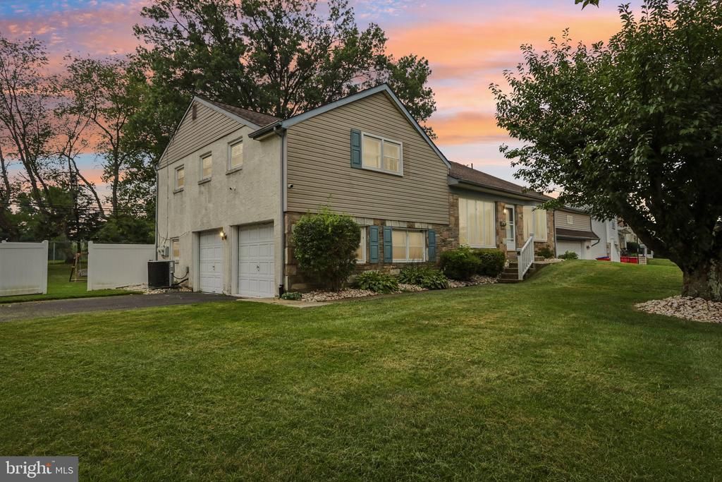 865 WORTHINGTON DRIVE , WARMINSTER, PA 18974