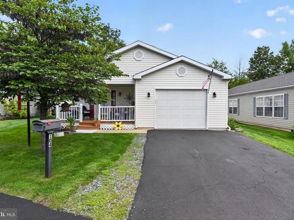 104 DYER COURT , ROYERSFORD, PA 19468