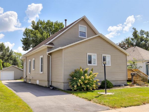 329 4th Street, West Des Moines, IA 50265
