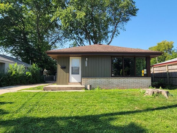 6925 N Darien STREET, Milwaukee, WI 53209