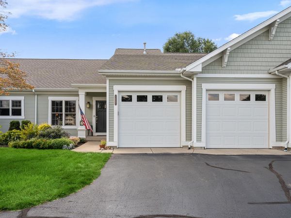 1687 S Trillium Circle, Zeeland, MI 49464