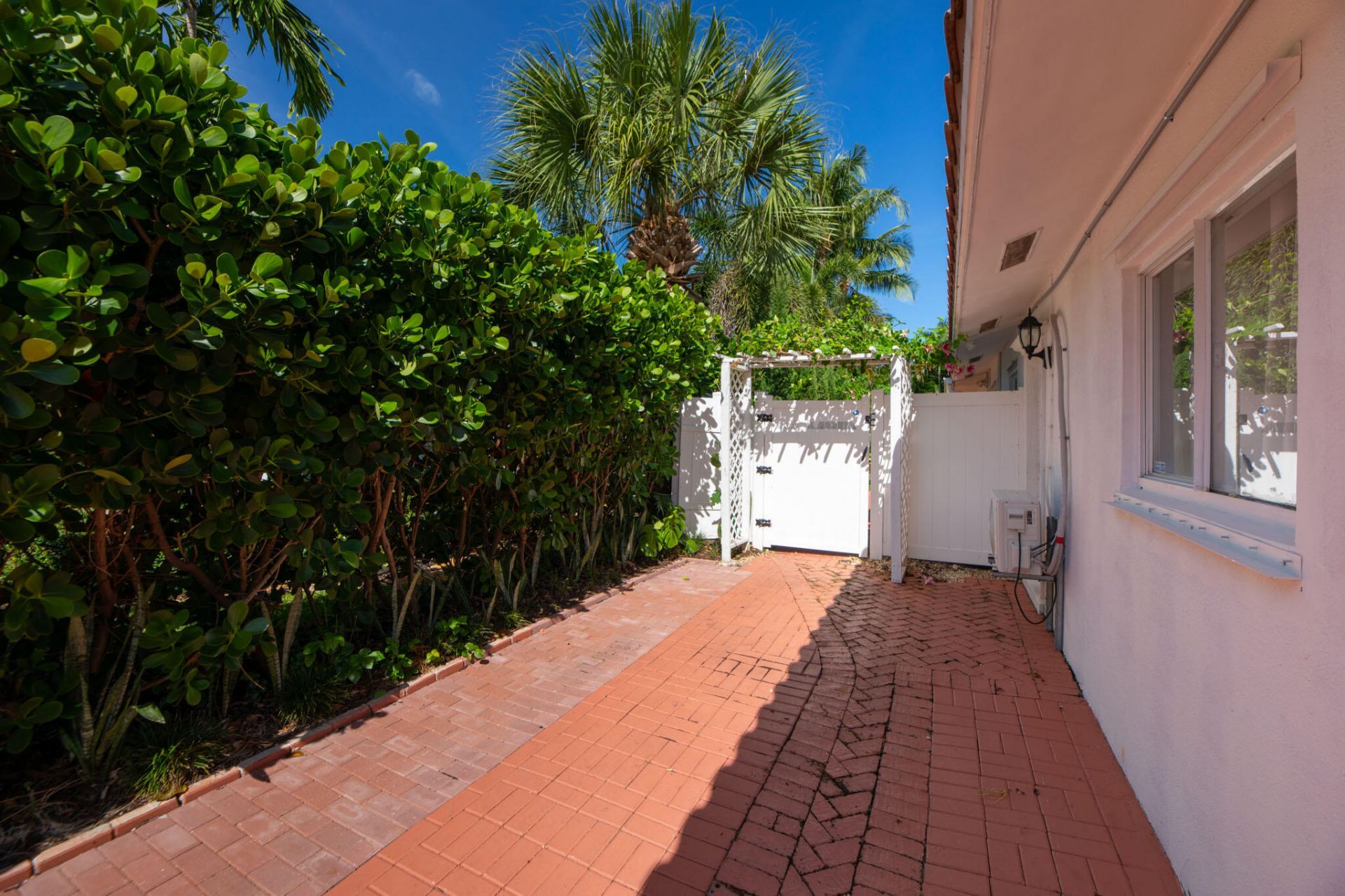 349 NE 2nd Street, Boca Raton, FL 33432 Photo